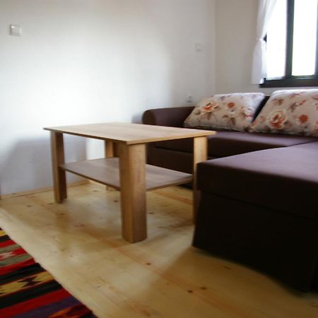 Mutafova Guest House Veliki Preslav Bilik gambar